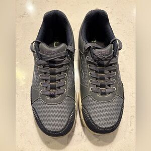 Women’s Kuru Gray Hiking Shoes Size 9.5 wide